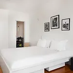 Graca's Charming Living *