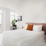 Graca's Charming Living