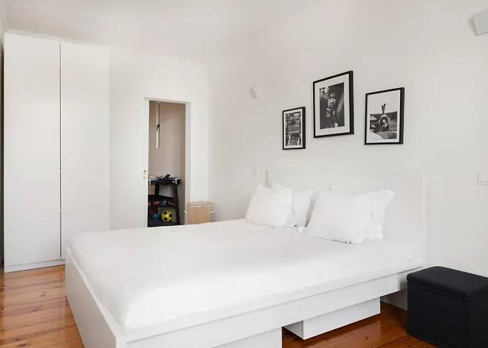 Graca's Charming Living *