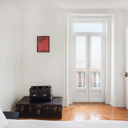 Graca's Charming Living *